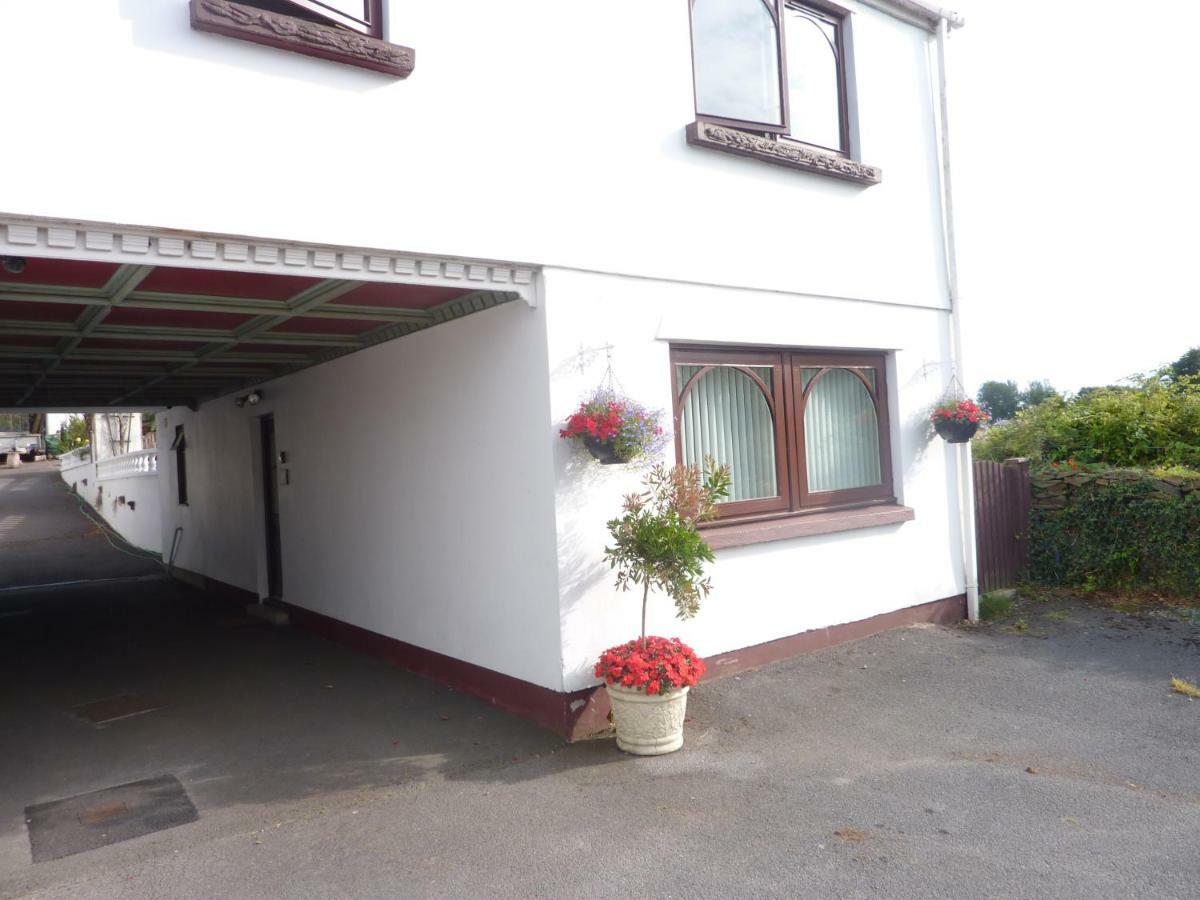 Banfield Lodge For Gower Swansea Exterior photo